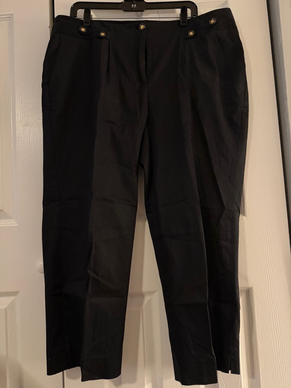 Jones New York Black w/gold buttons Cropped Ankle, 16W Women's Dress Pants, NWT